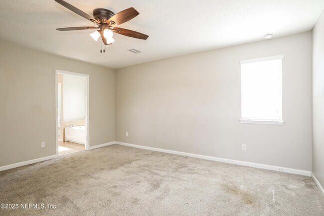 Building Photo - 328 Vineyard Ln
