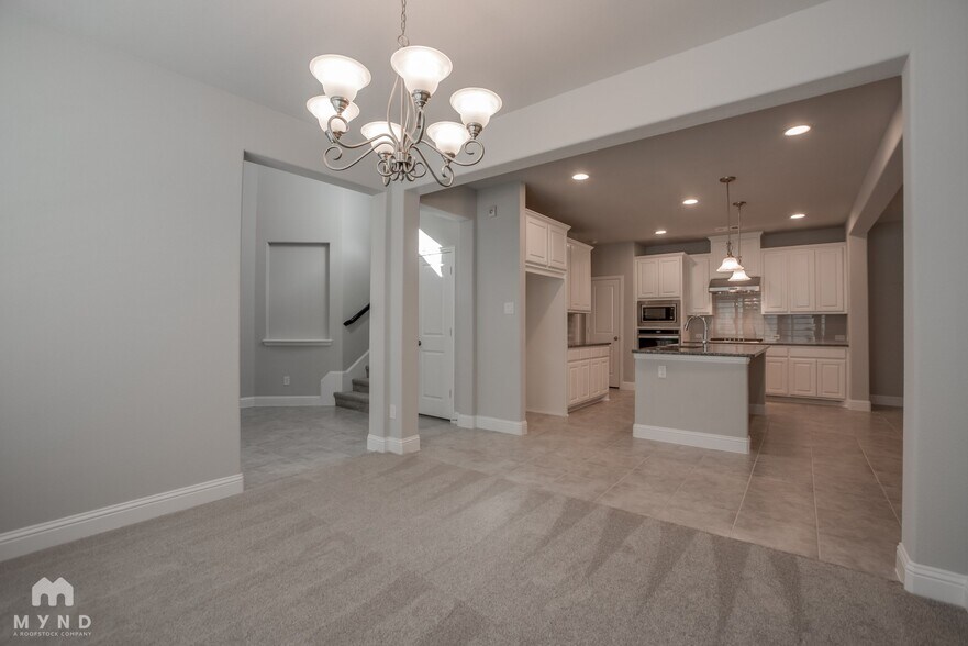 Building Photo - 133 Knight of Realm Blvd