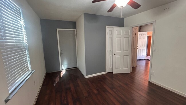 Building Photo - 1337 W Orangeburg Ave