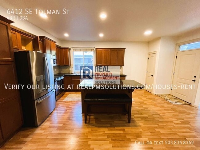 Building Photo - 6412 SE Tolman St