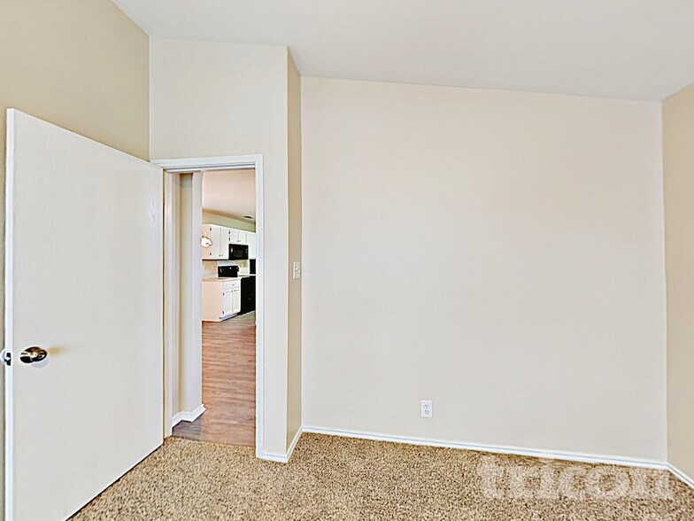 Building Photo - 6734 Sandy Point Dr