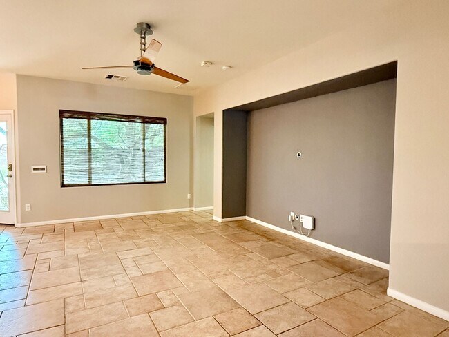 Building Photo - MOVE IN SPECIAL! FIRST TWO WEEKS RENT FREE...