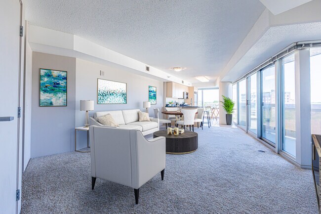 Building Photo - 1720 Maple Ave