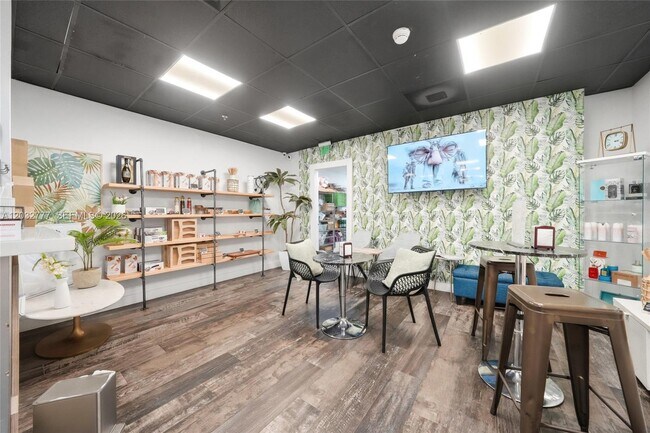 Building Photo - 780 NE 69th St