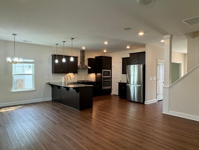 Building Photo - Spacious 4BR 3BA home in Northern Greensboro