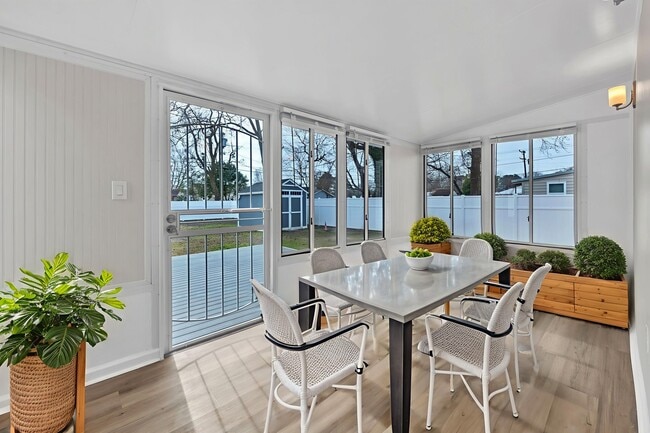 Building Photo - 8 E Preston St