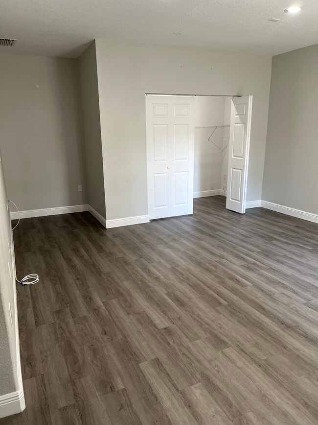 Family Room - 4203 E Yukon St