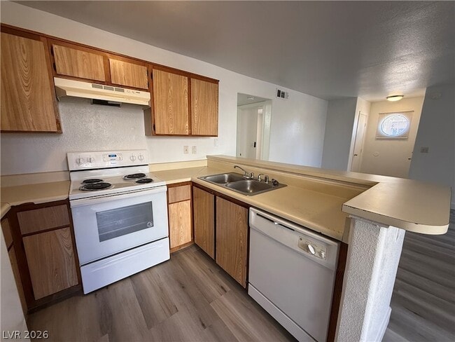 Building Photo - 2980 Juniper Hills Blvd