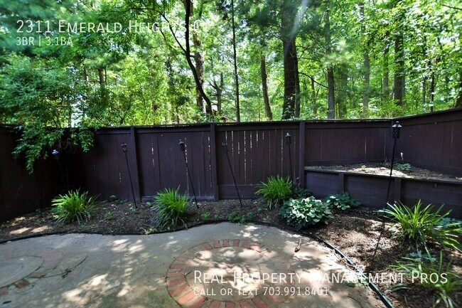 Building Photo - 2311 Emerald Heights Ct