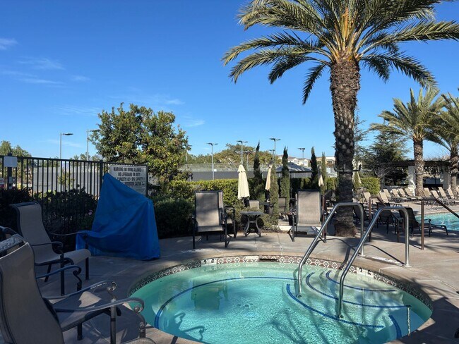Building Photo - *** $500 Move in special if lease is signe...