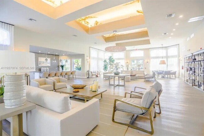 Building Photo - 19754 Dinner Key Dr