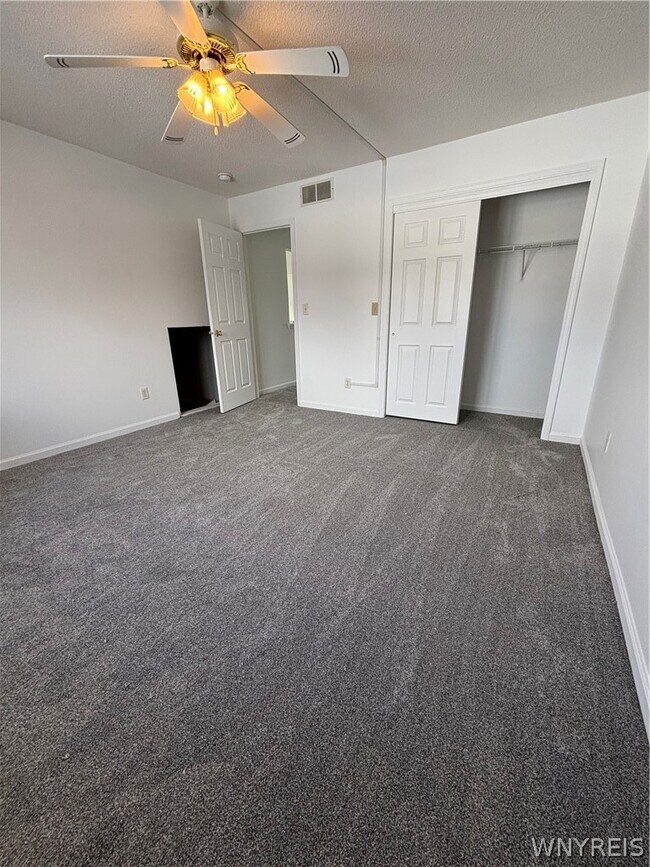 Building Photo - 3011 Cloverbank Rd