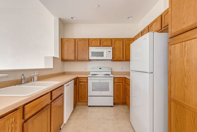 Building Photo - Modern 3-Bedroom North-End Condo Near Canyon View Park & Mesa Mall