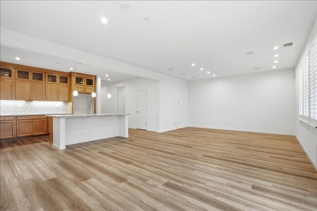 Building Photo - 7503 Allan Detrick Ave