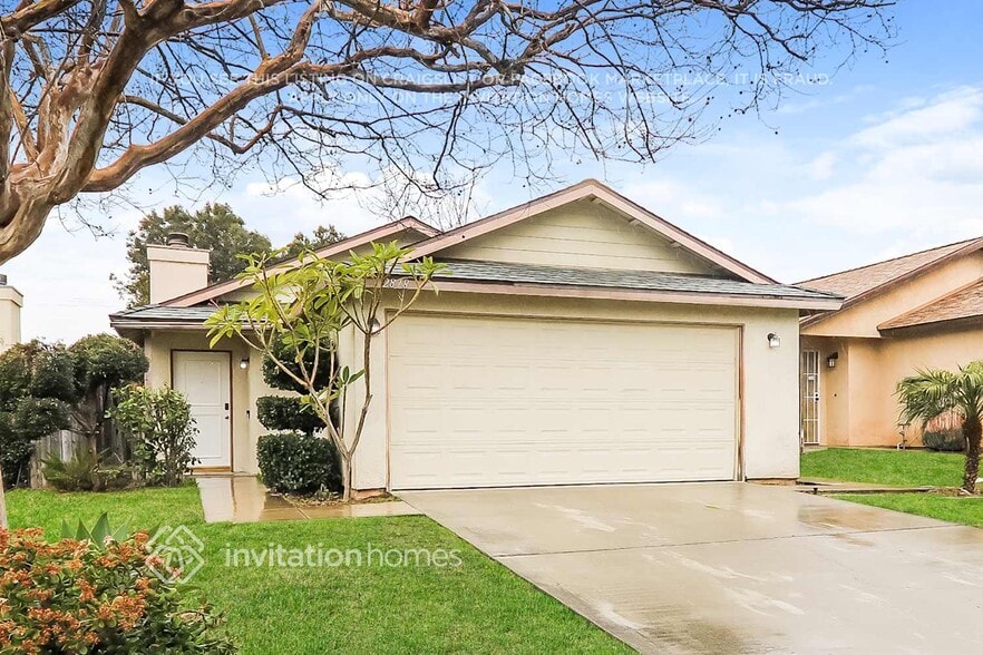 Building Photo - 2878 N Acacia Ave