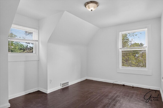 Building Photo - 18474 Kelly Rd
