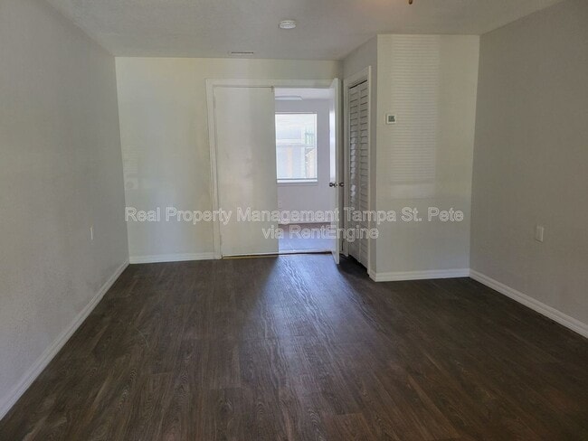 Building Photo - 618 17th Ave S