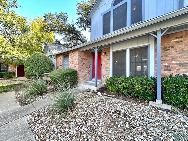 Building Photo - 1411 Gracy Farms Ln