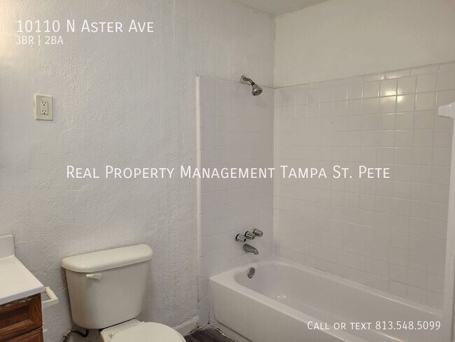 Building Photo - 10110 N Aster Ave