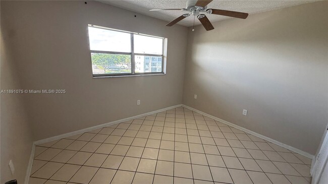 Building Photo - 8500 Sunrise Lakes Blvd