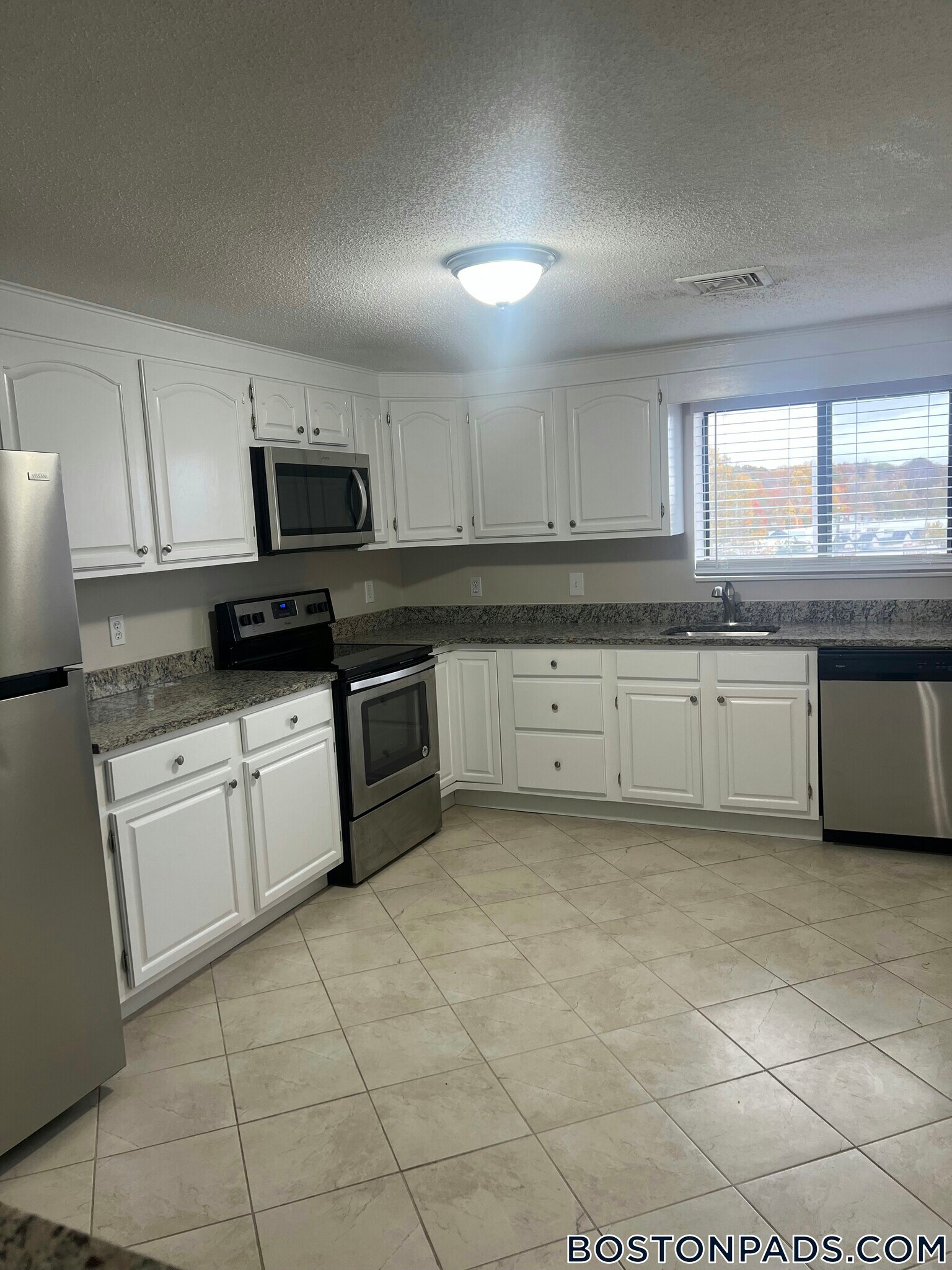 Building Photo - 4380 N Main St