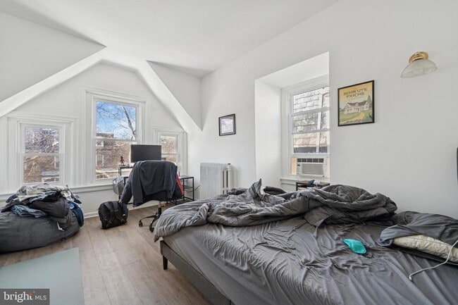 Building Photo - 329 N 34th St