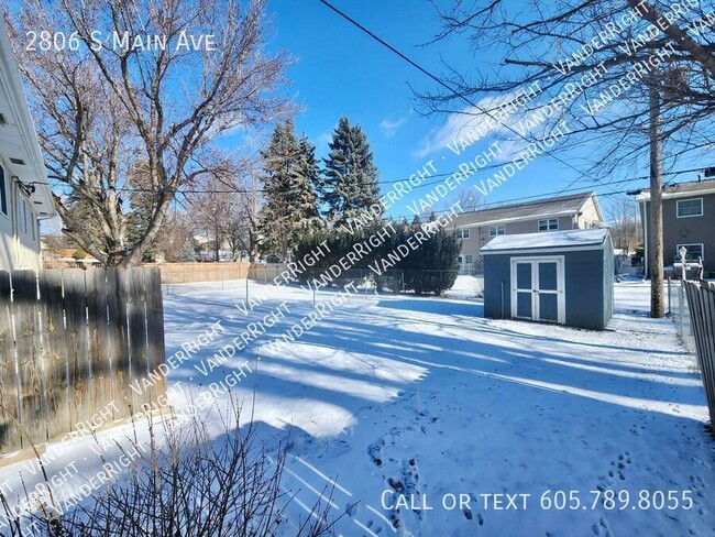 Building Photo - 2806 S Main Ave