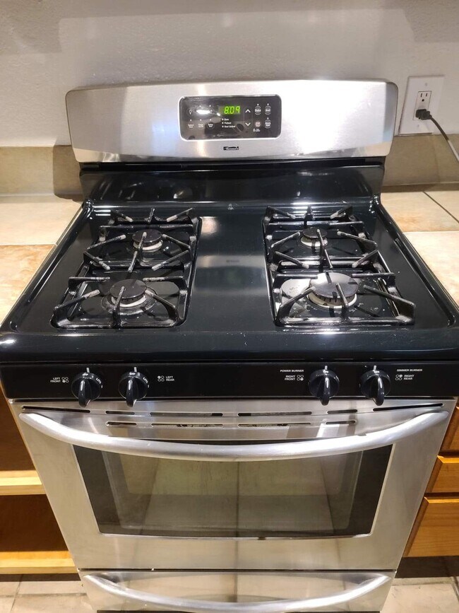 Building Photo - 3321 Thomas Kincheon St