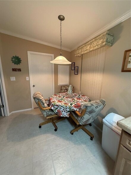 Building Photo - 2055 S Floral Ave