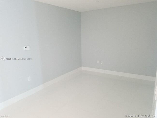 Building Photo - 2 br, 2 bath Condo - 1300 S Miami Ave