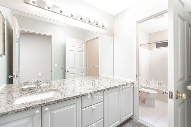 Building Photo - 403 Teelin Dr