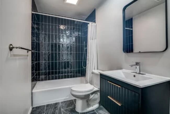 Building Photo - 913 Lake Meadows Dr