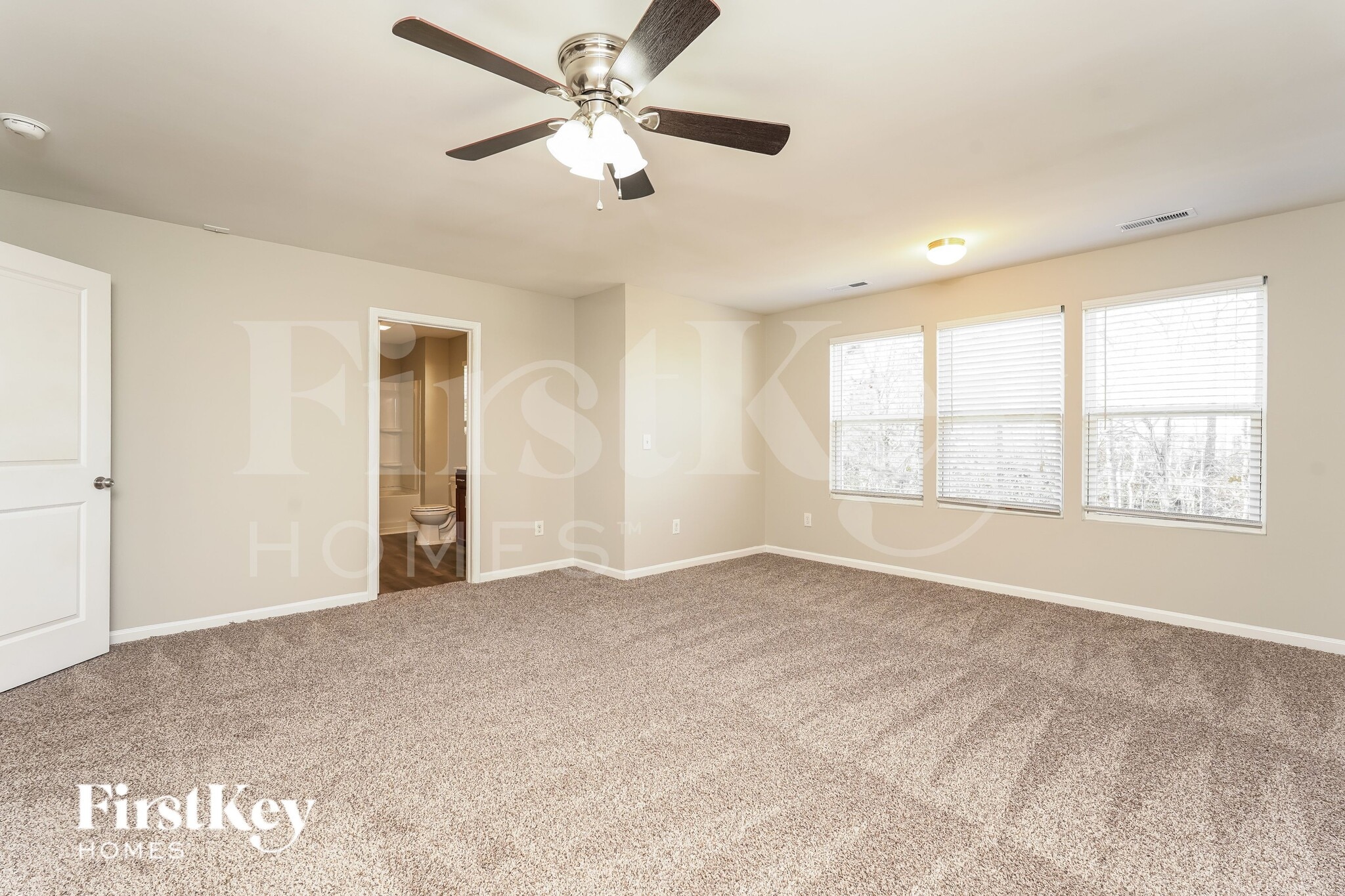 Building Photo - 409 Soaring St