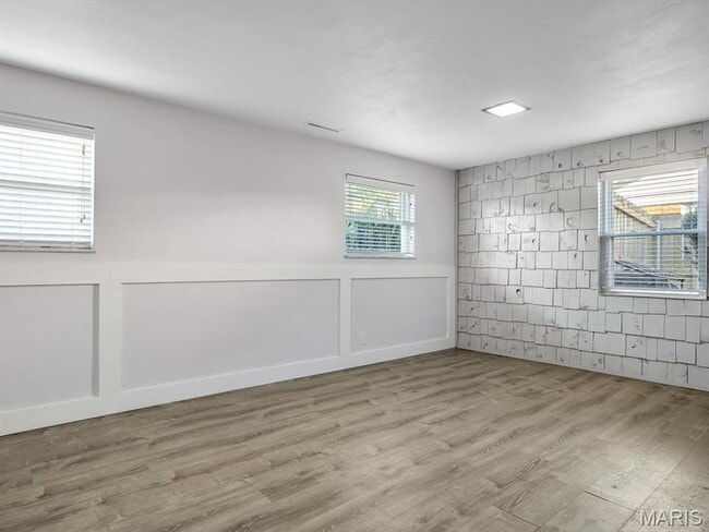 Building Photo - 106 Dana Dr