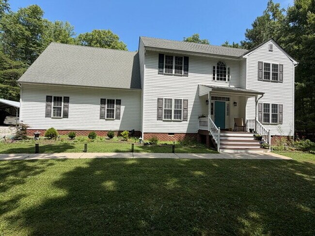 Building Photo - 4 Bedroom Home on 3.65 Acres in Moseley – Available September 22nd – $3,500/mo