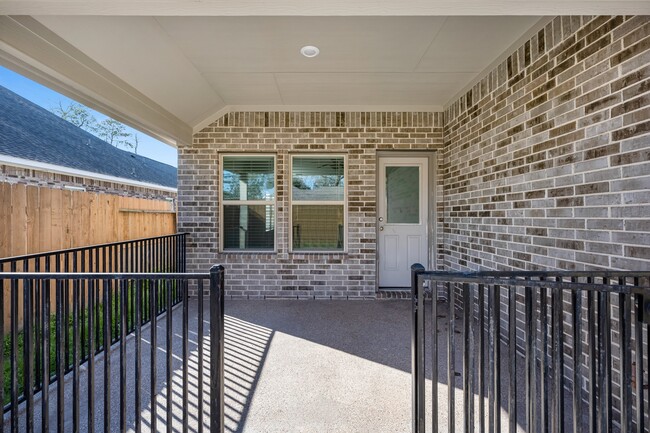 Building Photo - 15918 Tug Ct