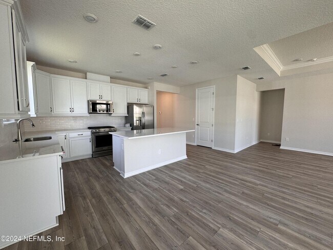 Building Photo - 938 Rooster Holw Way