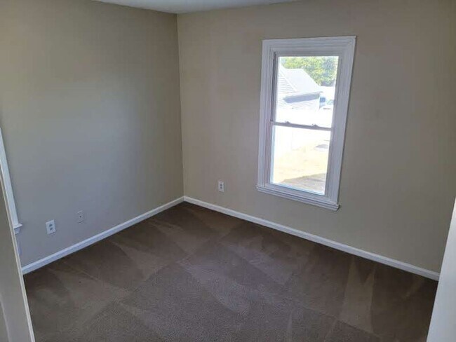 Building Photo - Ocean Lakes Single Family Home Ready for Move In!