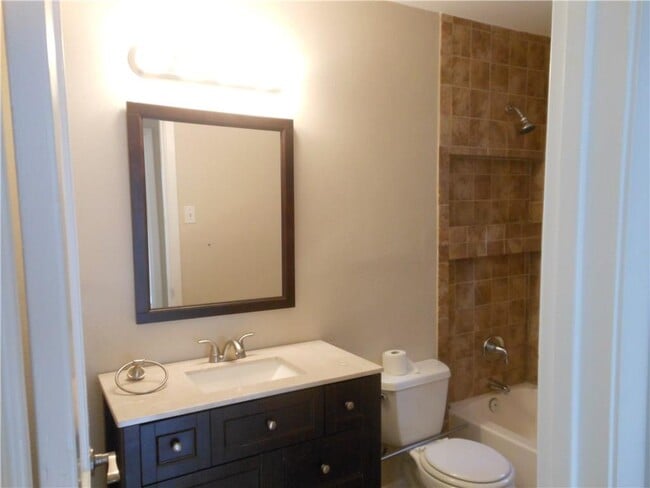 Building Photo - 4615 Banister Ln