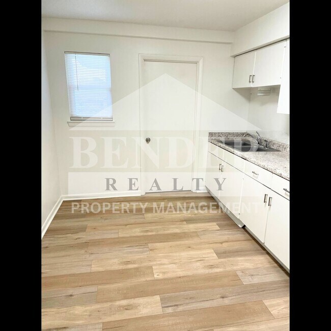 Building Photo - DUPLEX IN THE CITY