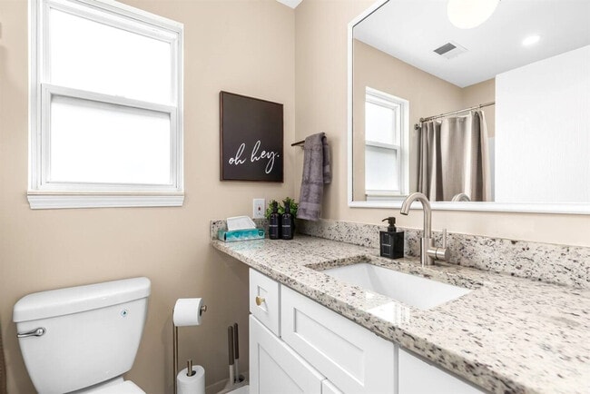 Building Photo - 18308 Mesle St