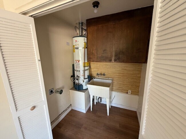 Building Photo - Fully Renovated 3-Bedroom Single Family Home in Rodeo