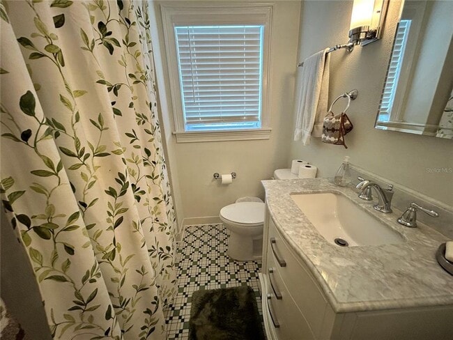 Building Photo - 701 29th Ave N