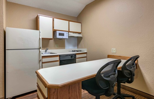 Building Photo - Furnished Studio-Dallas - Plano Parkway