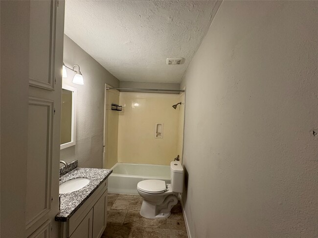 Building Photo - 309 Houston St