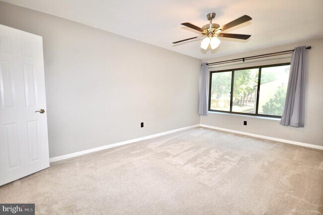 Building Photo - 6 Aspen Way