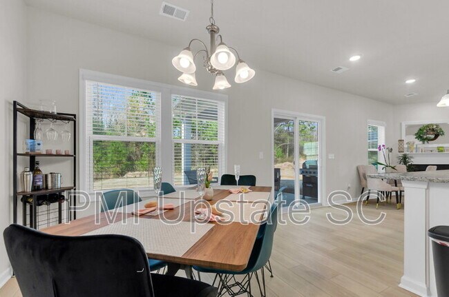 Building Photo - 1110 Silverbend Trl