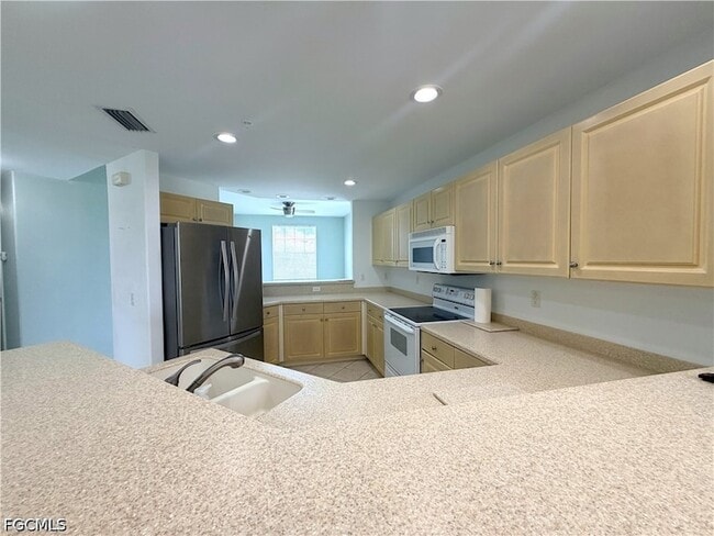Building Photo - 4013 Palm Tree Blvd
