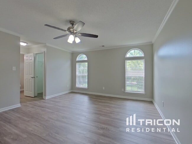 Building Photo - 149 Lantana Dr