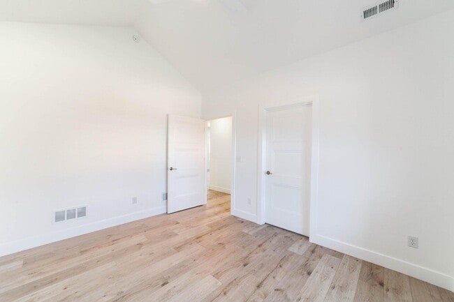 Building Photo - 808 Napa Dr